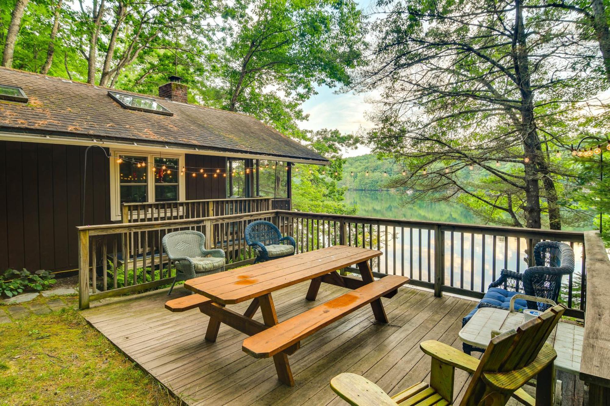 Waterfront Escape With Kayak, Paddle Boards, And Sauna Villa Casco Kültér fotó